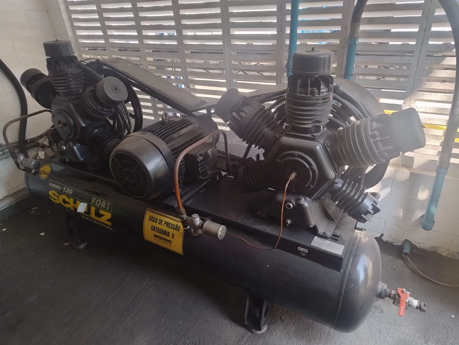 Laudo de compressor de ar e vaso de pressão auxiliar